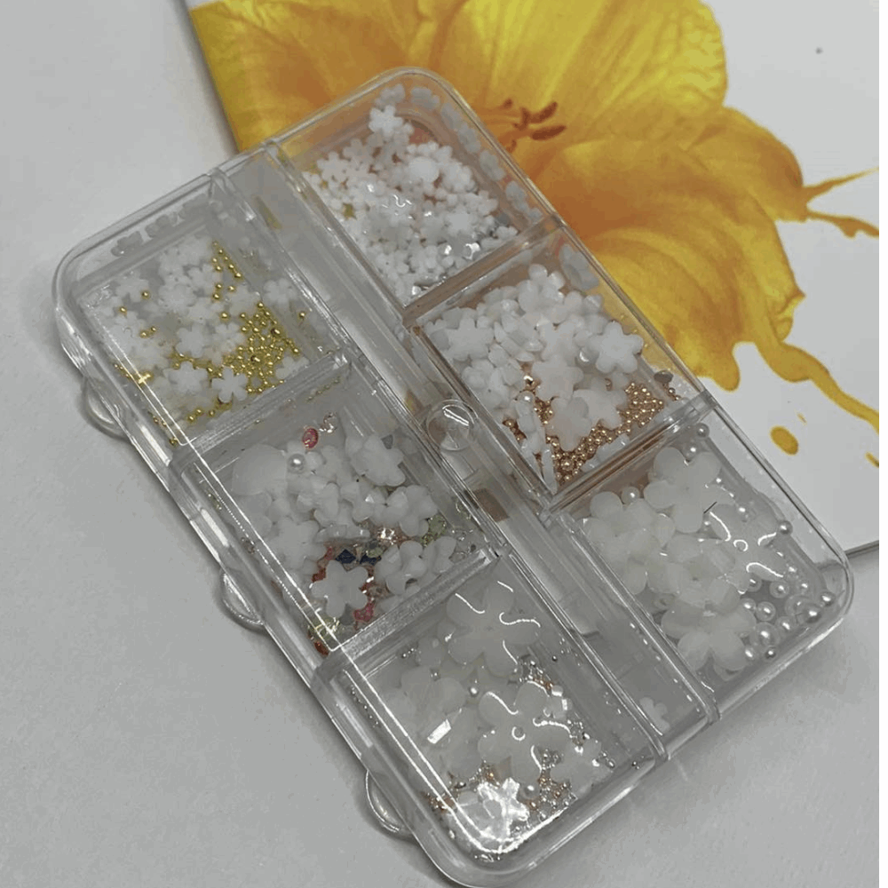 Decore Nail decor plastic flowers