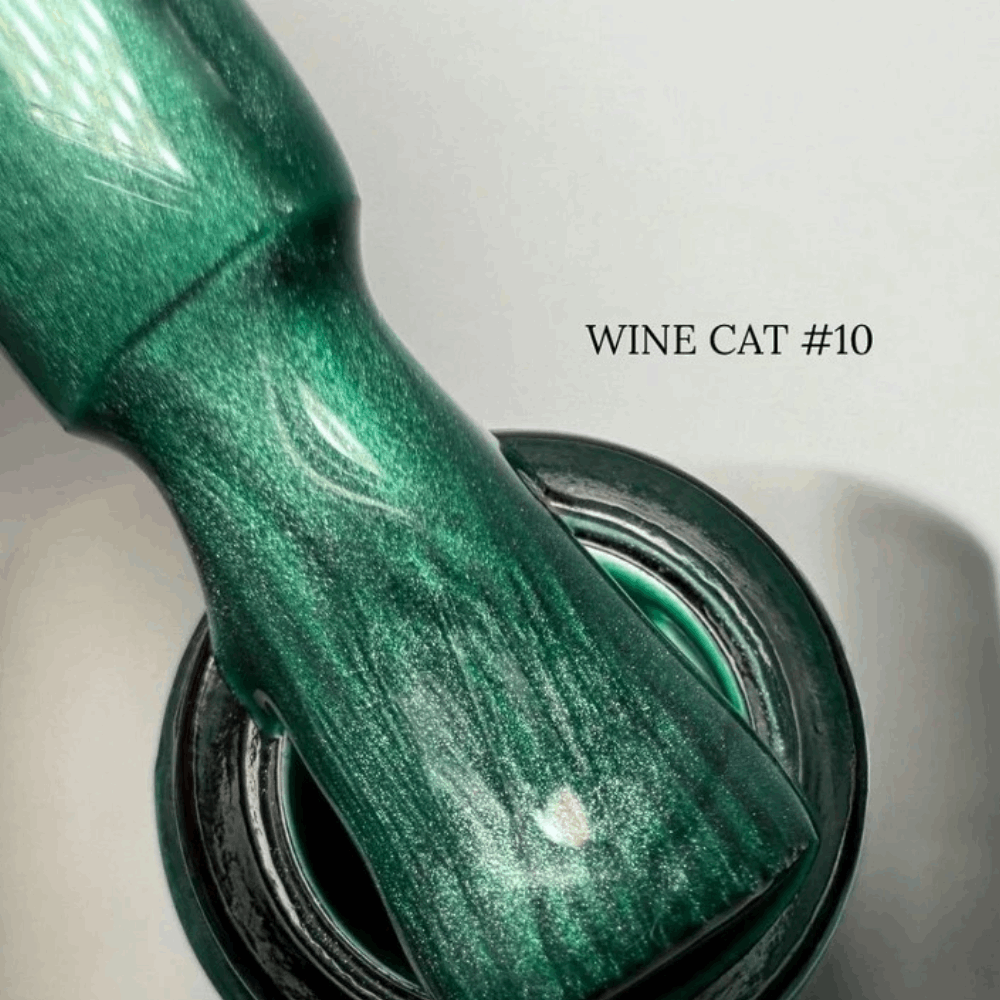 Gel Polish SAGA CAT EYE / USA Wine Cat 10ml 10